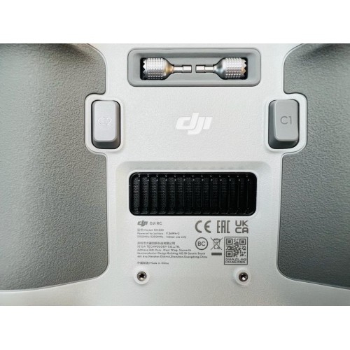 Квадрокоптер DJI Mavic 3 Pro в Оренбурге с пультом DJI RC